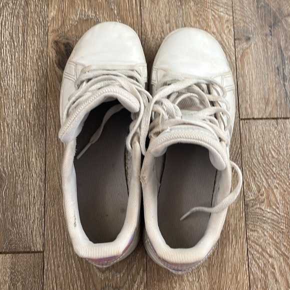 4/$20🥳 Girls Adidas All Star shoes size Girls 3 - Picture 5 of 7